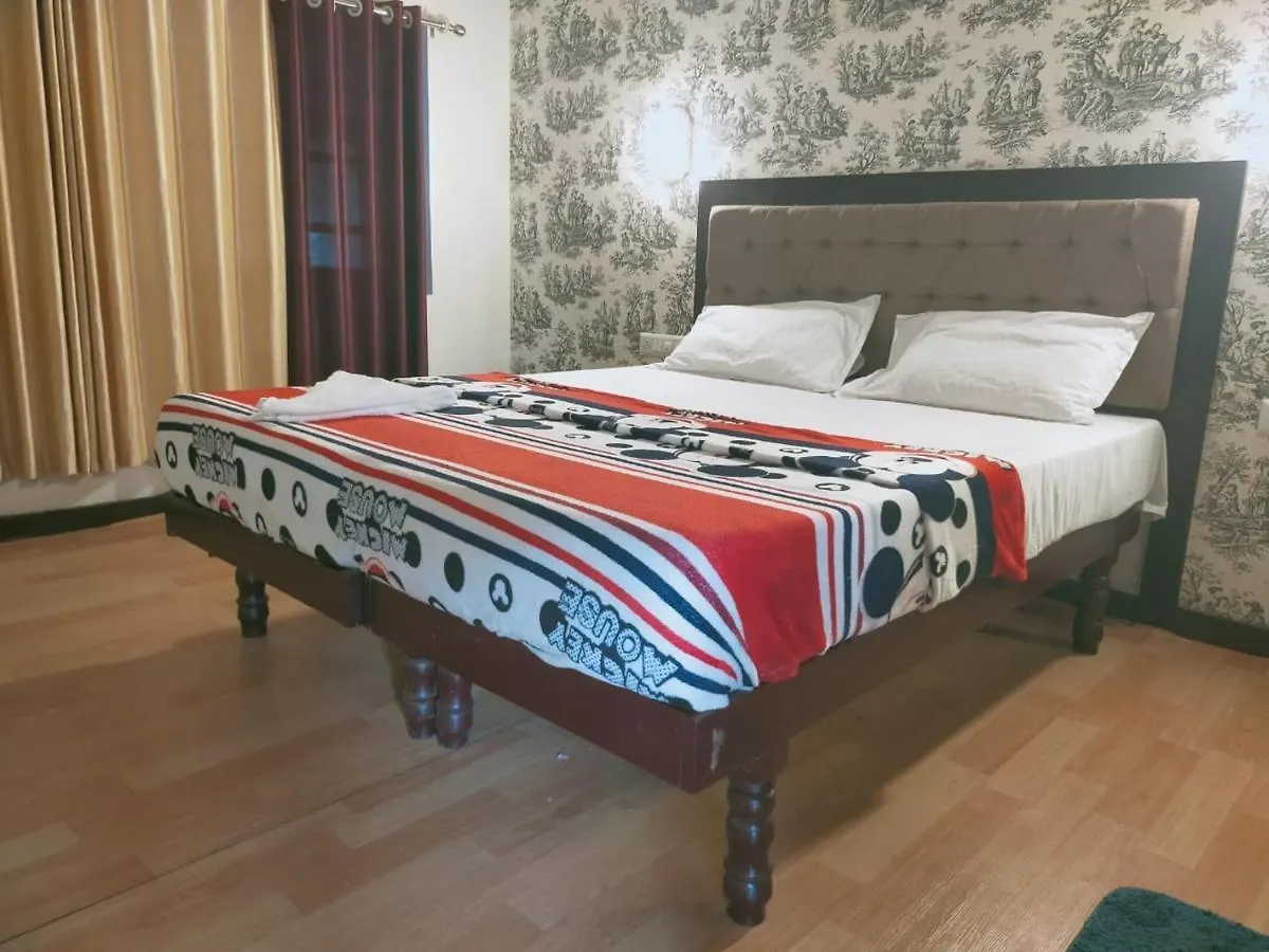Honeymoon Houseboat Hotel Alappuzha Botel