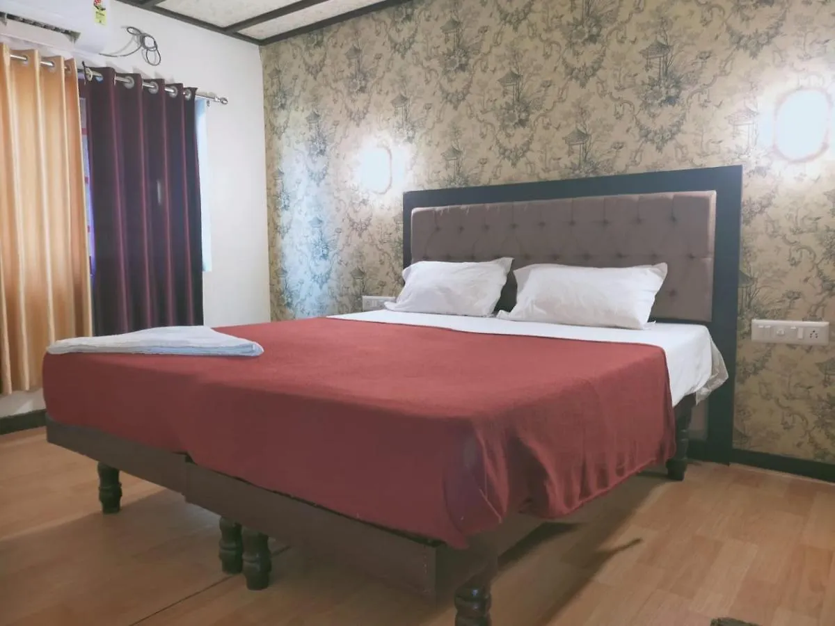 Botel Honeymoon Houseboat Hotel Alappuzha