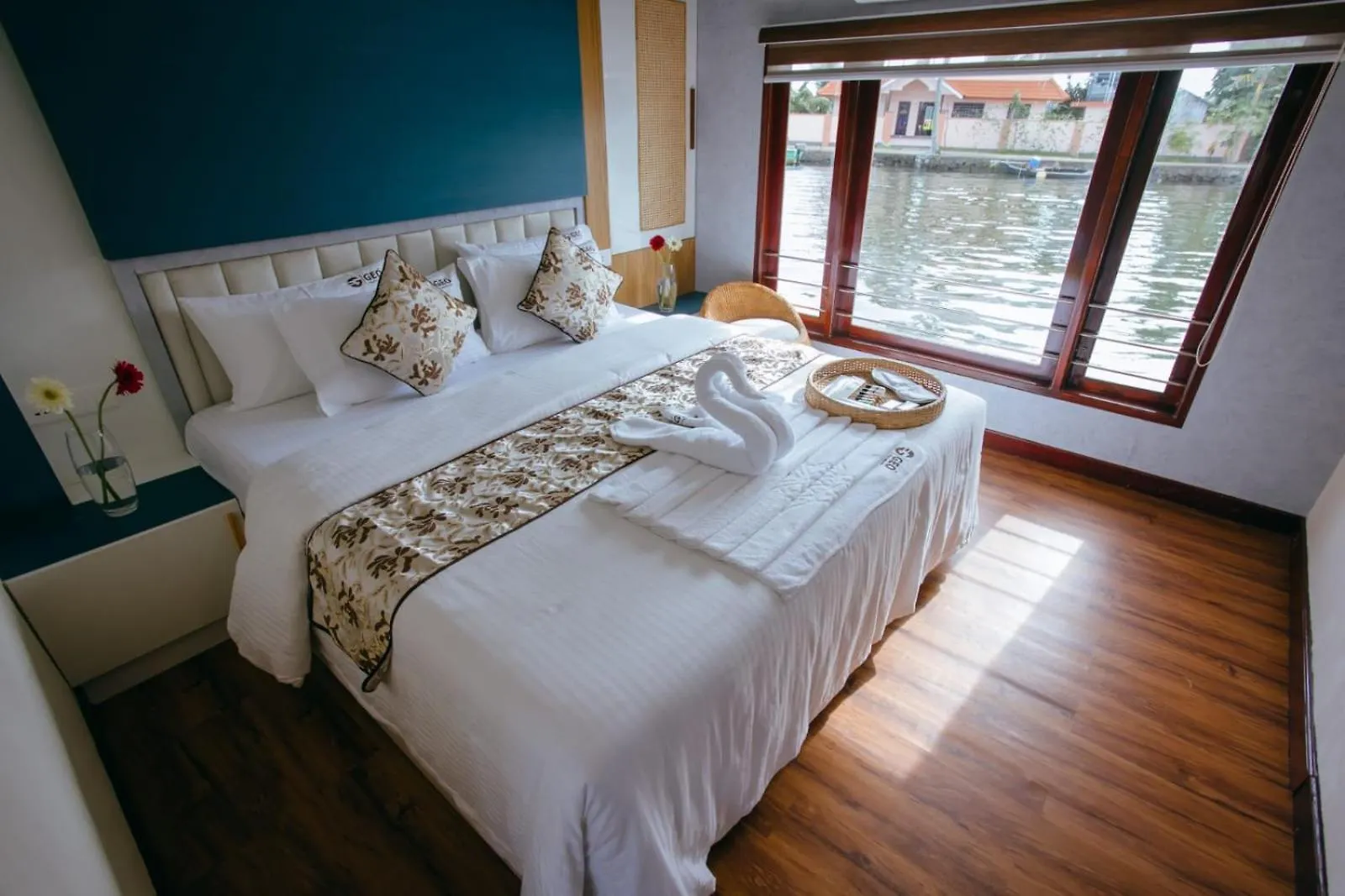 *** Botel Honeymoon Houseboat Hotel Alappuzha India