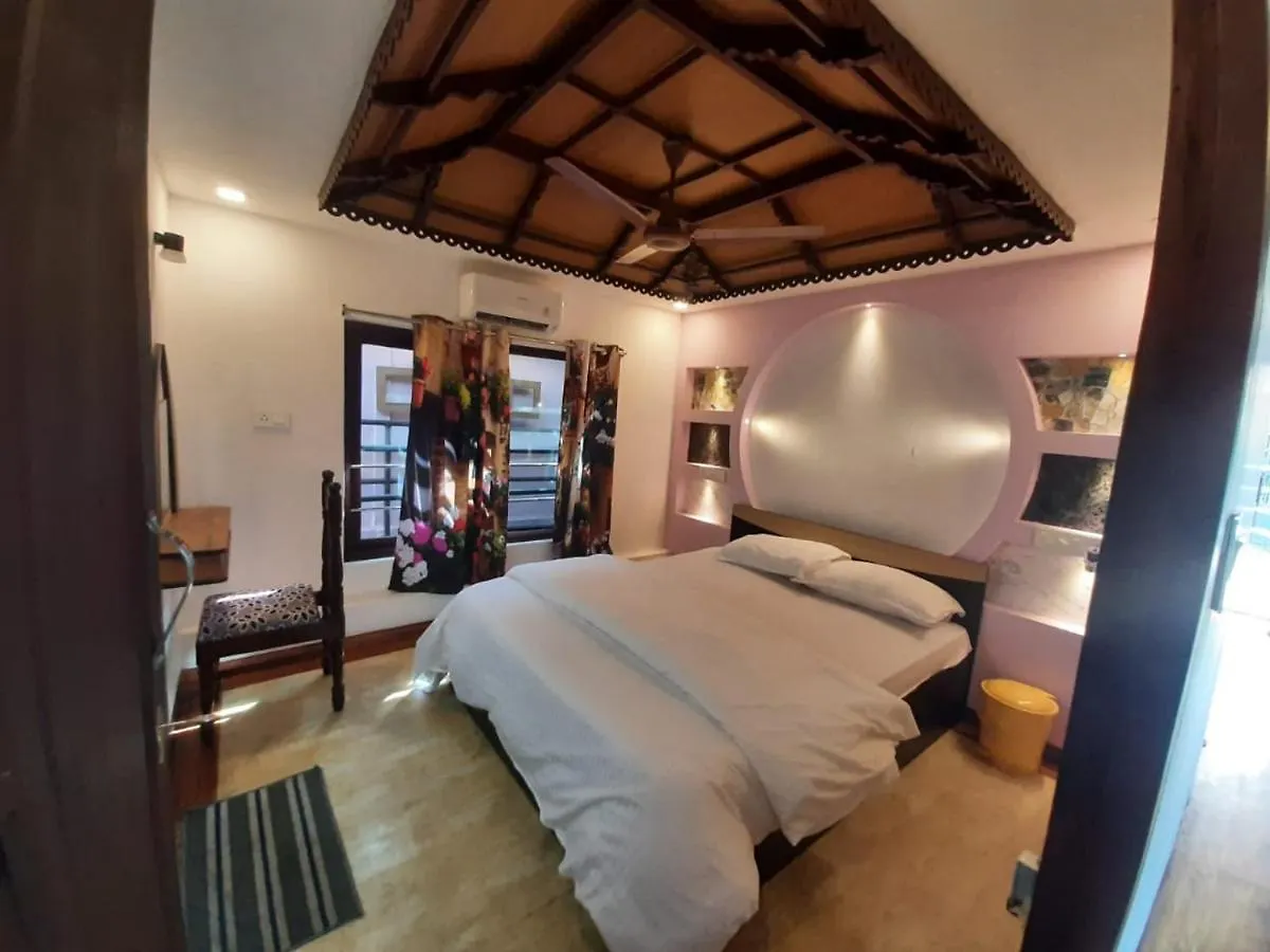 Botel Honeymoon Houseboat Hotel Alappuzha