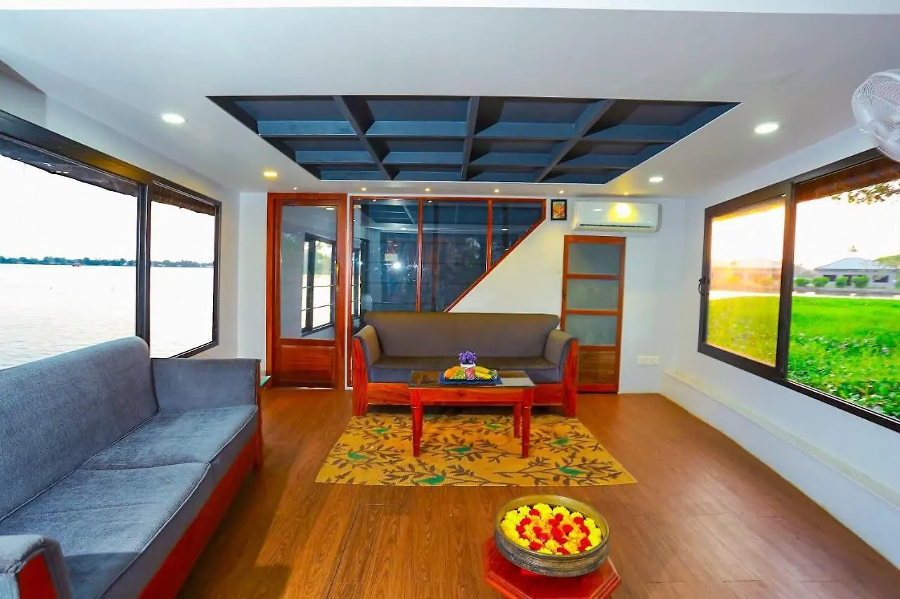 Honeymoon Houseboat Hotel Alappuzha Botel